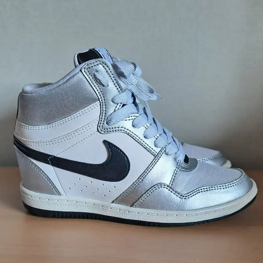 [BUNJANG] Nike Height-Increasing Sneakers / 나이키 키높이 약230-235