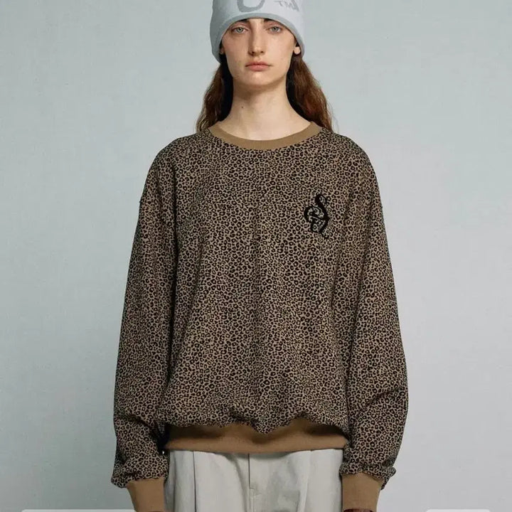 [BUNJANG] Sculptor Leopard Print Sweatshirt / 스컬프터 레오파드 패턴 맨투맨 티셔츠