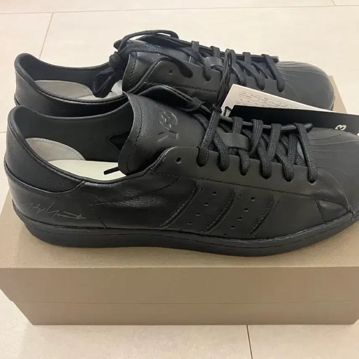 [BUNJANG] Y-3 Superstar Triple Black Sneakers / Y-3 / 슈퍼스타 트리플 블랙 / 230