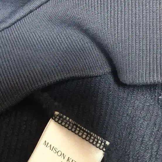 [BUNJANG] Maison Kitsune Fox Patch Navy Sweatshirt / 메종키츠네 폭스 패치 네이비 맨투맨