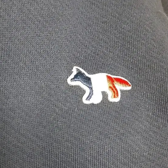 [BUNJANG] Maison Kitsune Fox Patch Navy Sweatshirt / 메종키츠네 폭스 패치 네이비 맨투맨
