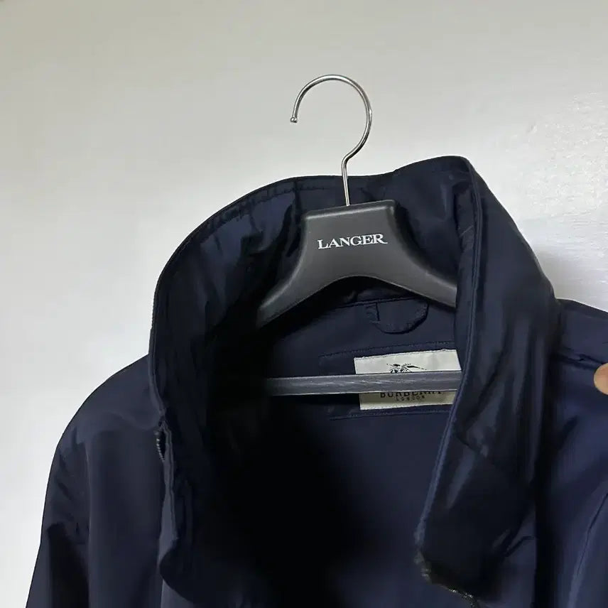 [BUNJANG] Burberry Navy Windbreaker Jacket / 버버리 네이비 바람막이 자켓