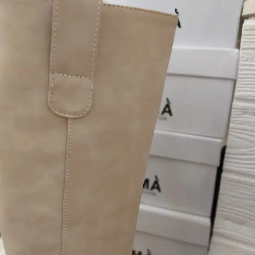 [BUNJANG] Basic Beige Long Boots (Size 230) / 새상품) 롱부츠 230사이즈