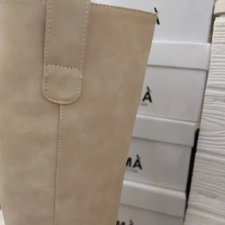[BUNJANG] Basic Beige Long Boots (Size 230) / 새상품) 롱부츠 230사이즈