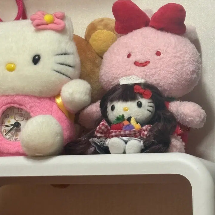 [BUNJANG] Hello Kitty Vintage Fruit Kitty Doll / 고전키티인형 과일키티인형 고전키티