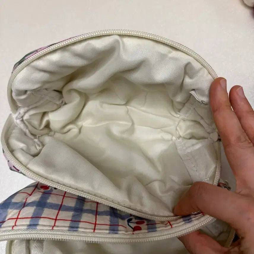 [BUNJANG] Kitsch Cherry Check Mini Pouch / 키치한 체리 체크 미니 파우치,필통
