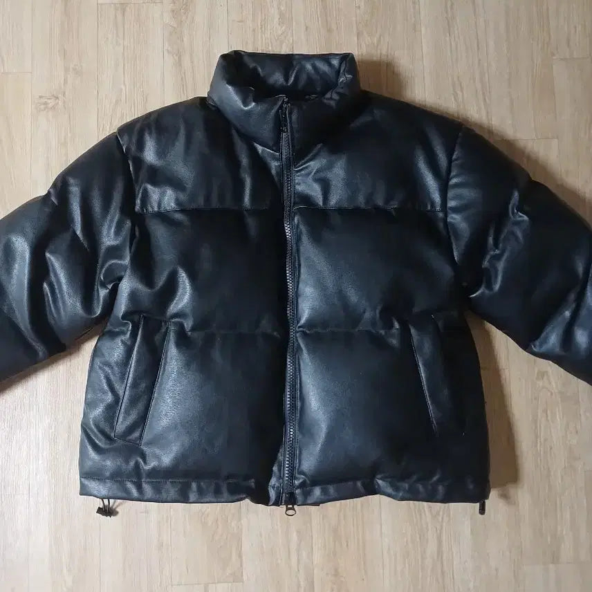 [BUNJANG] Woo!ah! Short Leather Duck Down Padded Jacket Black / 우이 숏 레더 덕다운 패딩 블랙 (마지막 가격!)