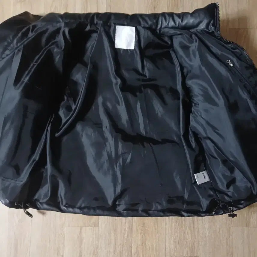 [BUNJANG] Woo!ah! Short Leather Duck Down Padded Jacket Black / 우이 숏 레더 덕다운 패딩 블랙 (마지막 가격!)