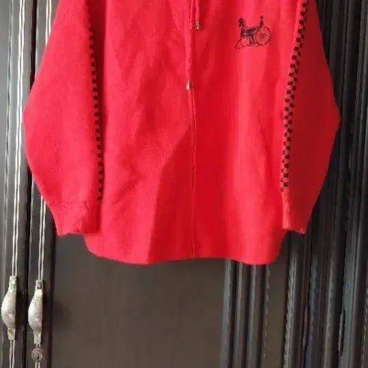 [SOLD OUT] 레드 후드  집업