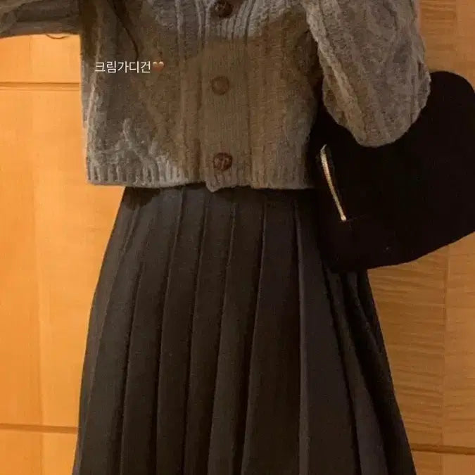 [BUNJANG] 미엘 꽈배기 크롭 니트 가디건 / 미엘 꽈배기 크롭 니트 가디건