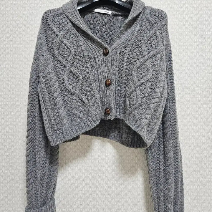 [BUNJANG] 미엘 꽈배기 크롭 니트 가디건 / 미엘 꽈배기 크롭 니트 가디건