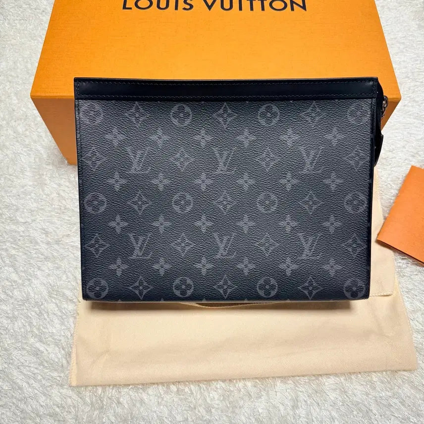 [BUNJANG] Louis Vuitton Eclipse Pochette Voyage Clutch Bag / [새상품급] 루이비통 이클립스 포쉐트 보야주 클러치백