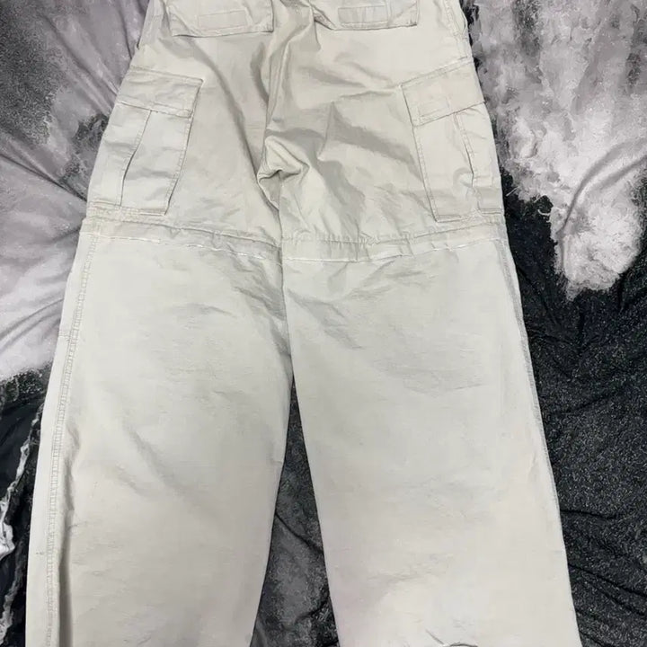 [BUNJANG] Balenciaga Distressed Ripstop Cargo Pants / 발렌시아가 디스트로이드 립스탑 카고팬츠 (46 size)