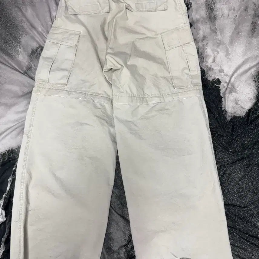 [BUNJANG] Balenciaga Distressed Ripstop Cargo Pants / 발렌시아가 디스트로이드 립스탑 카고팬츠 (46 size)