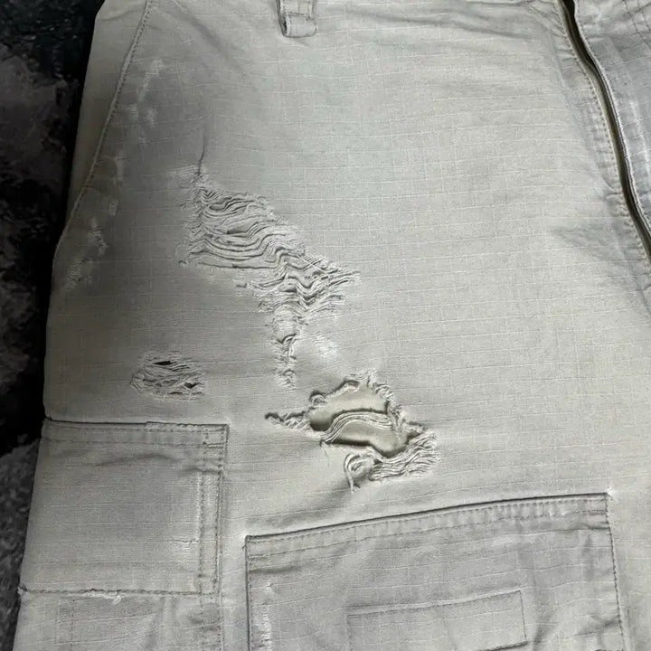 [BUNJANG] Balenciaga Distressed Ripstop Cargo Pants / 발렌시아가 디스트로이드 립스탑 카고팬츠 (46 size)