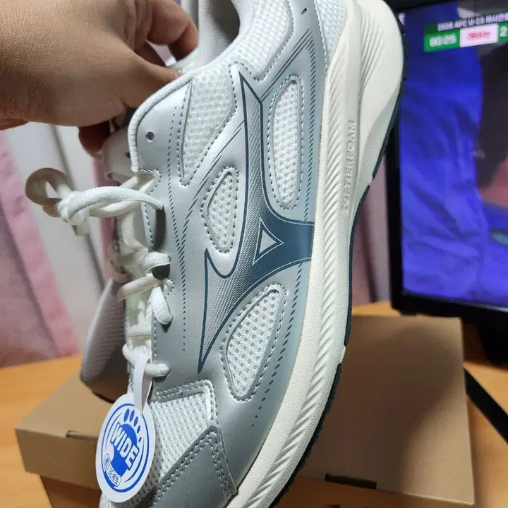[BUNJANG] Mizuno Maximizer Running Shoes (Wide) 265mm / (새상품) 미즈노 맥시마이저  런닝화 (WIDE) 265mm