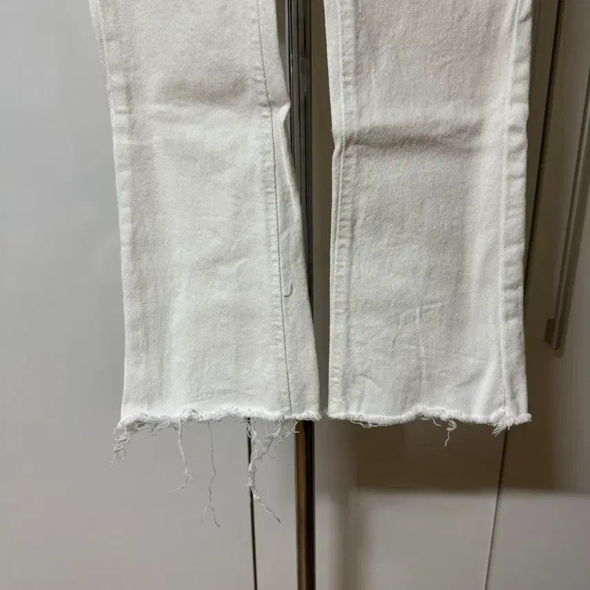 [BUNJANG] Banding Two-Button White Denim Pants / 밴딩 투버튼 부츠컷 화이트 데님 팬츠 s