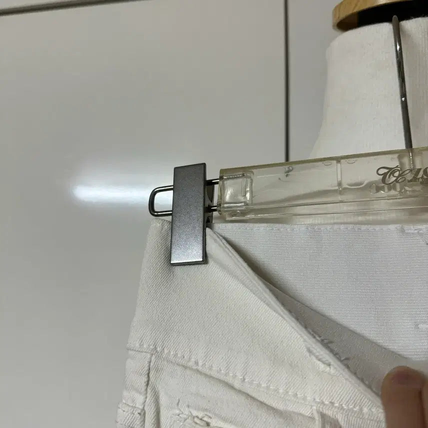 [BUNJANG] Banding Two-Button White Denim Pants / 밴딩 투버튼 부츠컷 화이트 데님 팬츠 s