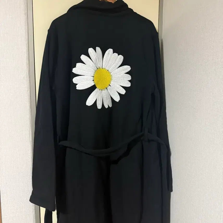 [BUNJANG] PEACEMINUSONE Daisy Robe / 피스마이너스원 데이지 로브