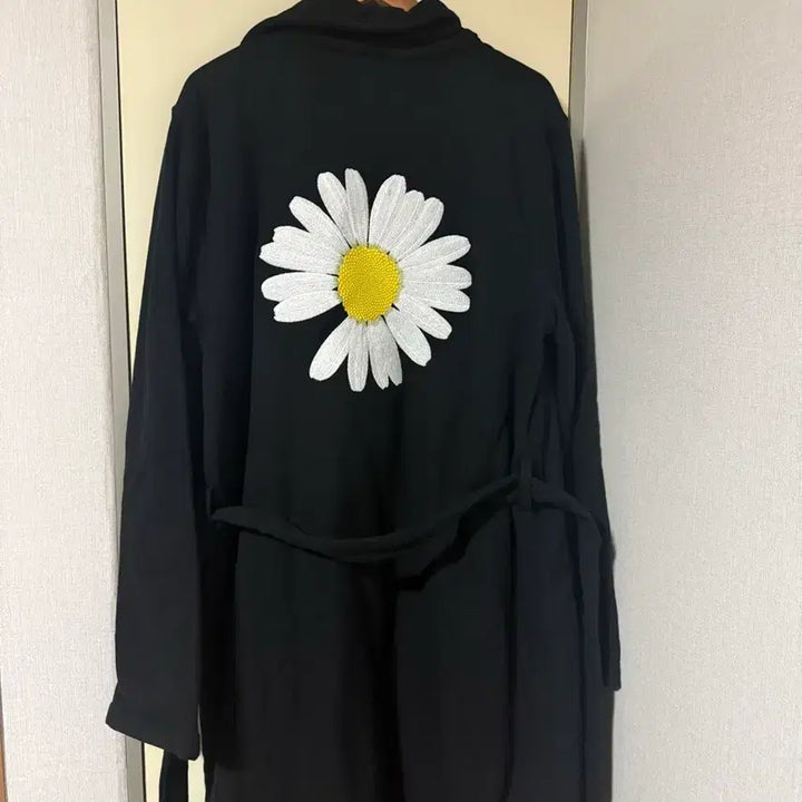 [BUNJANG] PEACEMINUSONE Daisy Robe / 피스마이너스원 데이지 로브