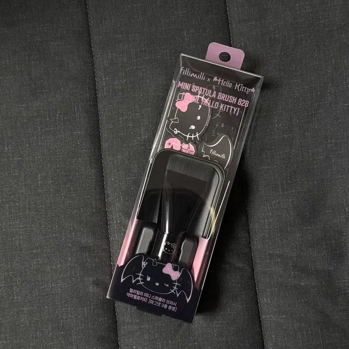 [BUNJANG] Fillimilli Hello Kitty Mini Spatula Brush / 필리밀리 헬로키티 미니 스파츌라 브러쉬 악마키티