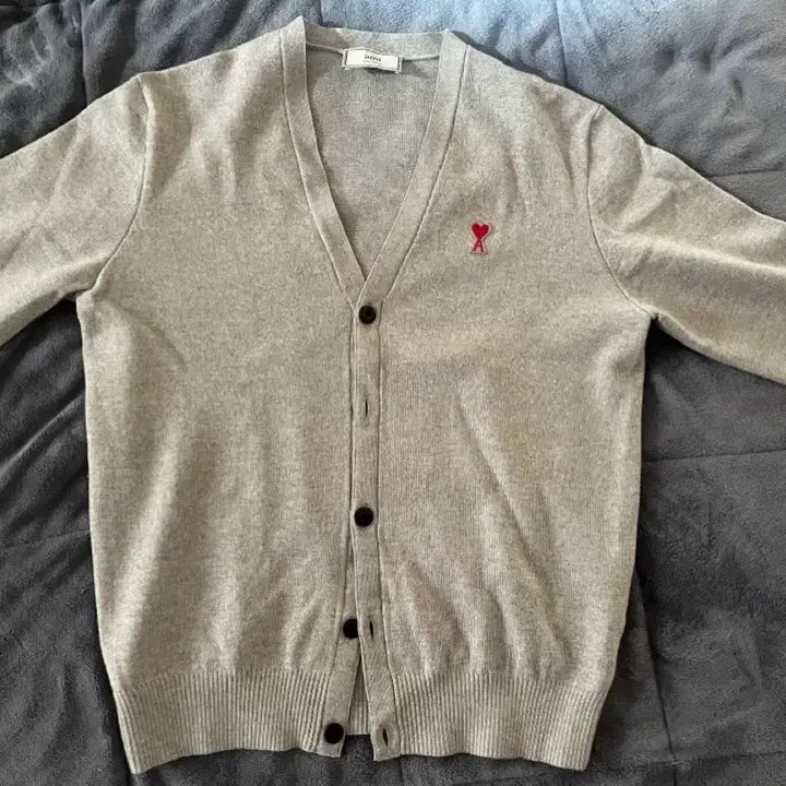 [BUNJANG] AMI Small Heart Cardigan (Size 100) / 아미 스몰 하트 가디건 100