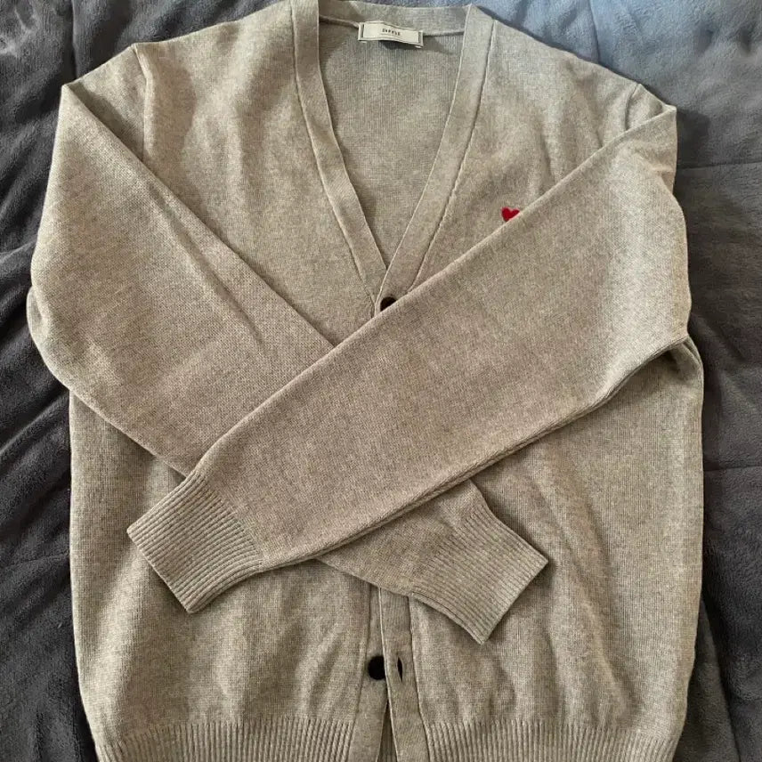 [BUNJANG] AMI Small Heart Cardigan (Size 100) / 아미 스몰 하트 가디건 100