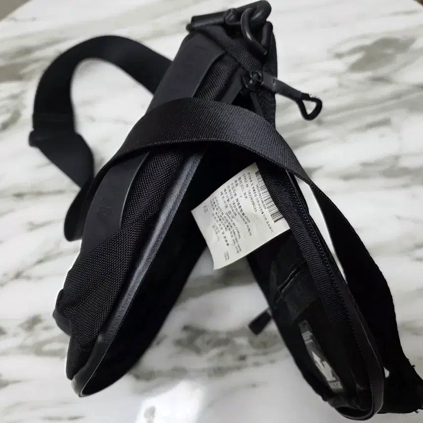 [BUNJANG] Descente Mini Bag / 남녀공용 데쌍트 미니백