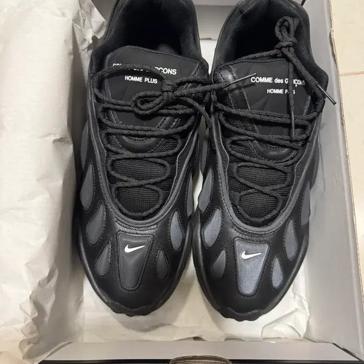 [SOLD OUT] 꼼데가르송 옴므 플러스 x 나이키 블랙 스니커즈 US 9