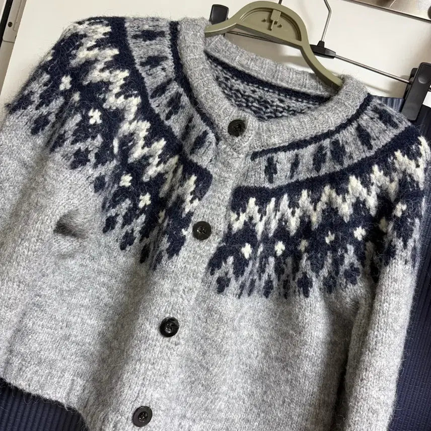 [BUNJANG] H Room Nordic Semi-Crop Cardigan / 에이치룸 노르딕 세미크롭 가디건 새상품