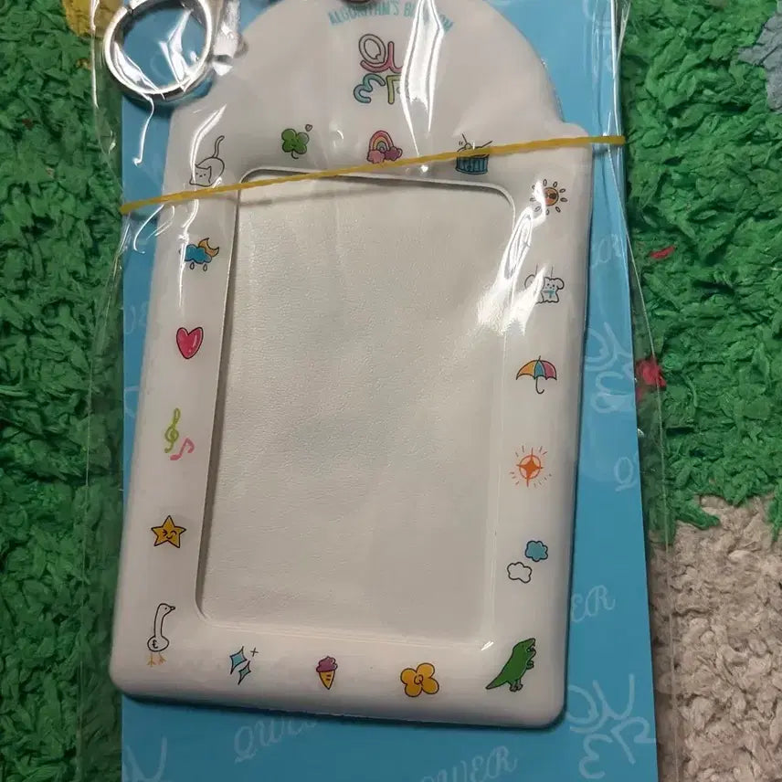 QWER PHOTO CARD KEYRING SET 포토카드 키링세트