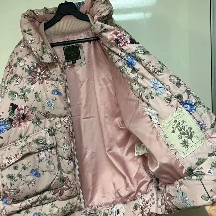 [BUNJANG] Thursday Island Floral Padded Duck Down Jacket Pink / 써스데이아일랜드 플라워 꽃무늬 패딩 오리털 점퍼 자켓 숏패딩 핑크