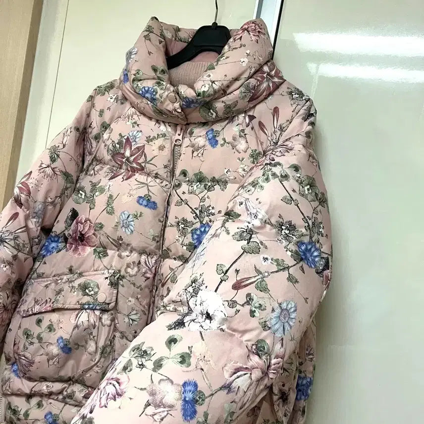 [BUNJANG] Thursday Island Floral Padded Duck Down Jacket Pink / 써스데이아일랜드 플라워 꽃무늬 패딩 오리털 점퍼 자켓 숏패딩 핑크