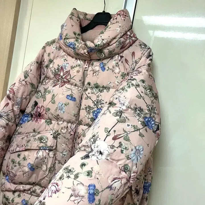 [BUNJANG] Thursday Island Floral Padded Duck Down Jacket Pink / 써스데이아일랜드 플라워 꽃무늬 패딩 오리털 점퍼 자켓 숏패딩 핑크
