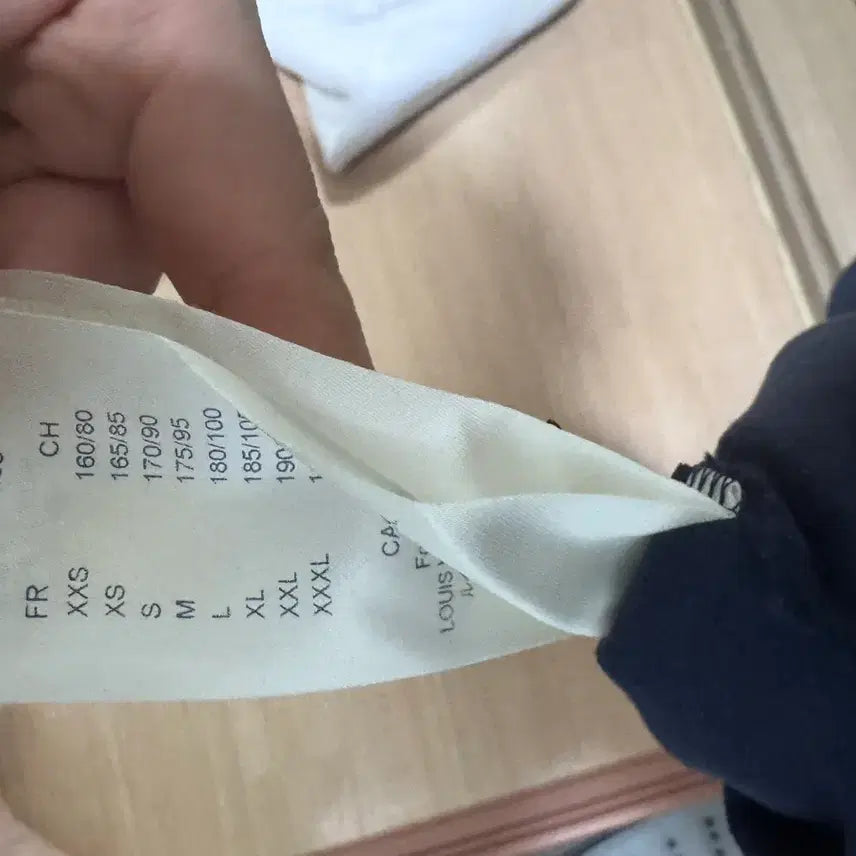 [BUNJANG] Louis Vuitton 3D Pocket Monogram Short Sleeve T-shirt / 루이비통 3d 포켓 모노그램 반팔 티셔츠