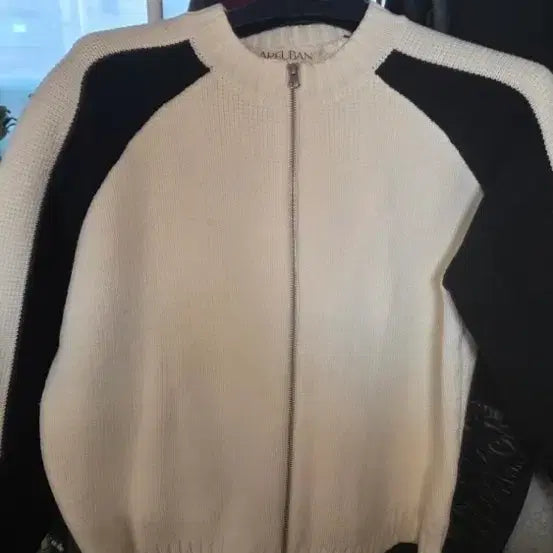 [BUNJANG] Arban Knit Zip-up Sweater / 아르반 니트집업 2사이즈