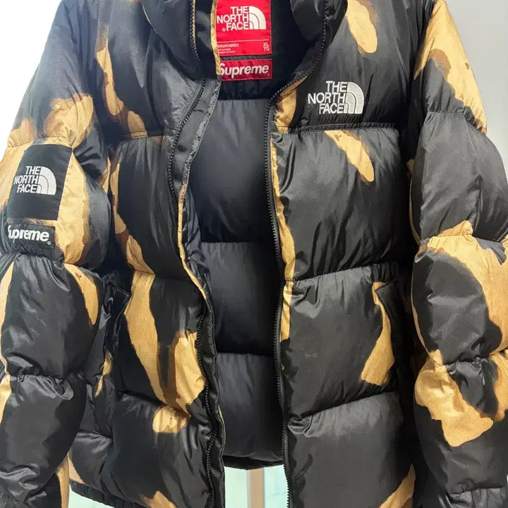 [BUNJANG] Supreme x The North Face Bleached Denim Print Nuptse Jacket Black - 21FW / 슈프림 x 노스페이스 블리치드 데님 프린트 눕시 자켓 블랙 - 21FW
