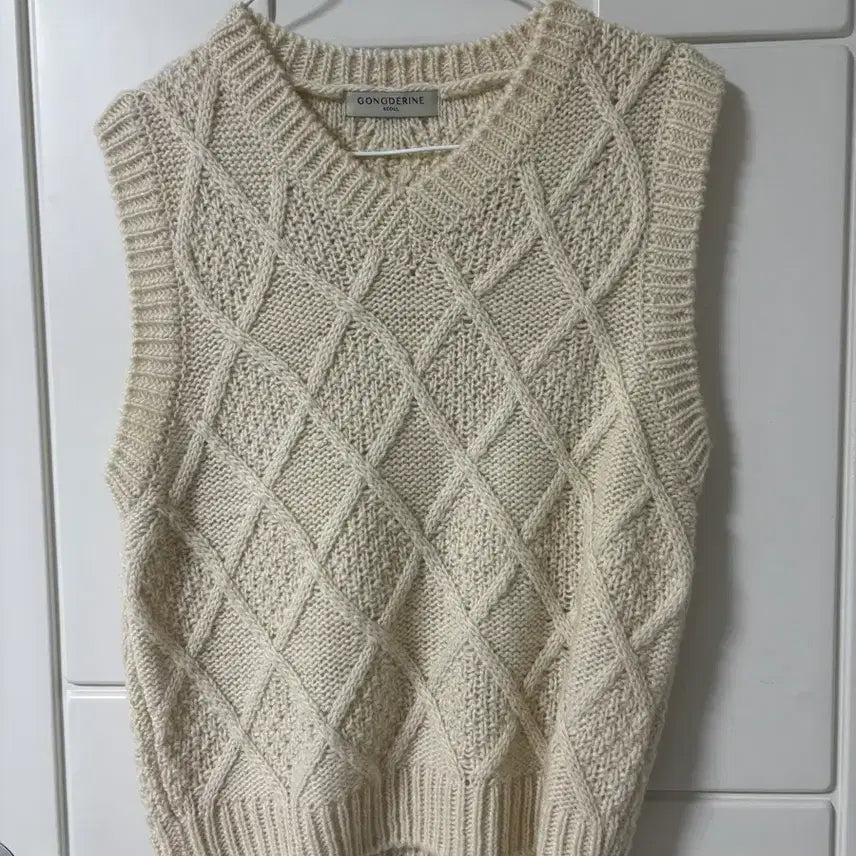 [BUNJANG] Gongdreen Jane Knit Vest / 공드린 jane 니트 베스트 조끼