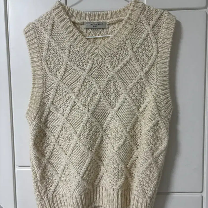 [BUNJANG] Gongdreen Jane Knit Vest / 공드린 jane 니트 베스트 조끼