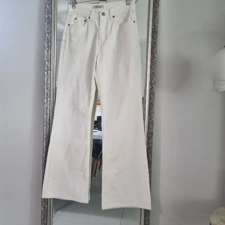 [BUNJANG] Thinkplant White Bootcut Denim Pants / 띵크플랜트 화이트 부츠컷 데님 팬츠 S