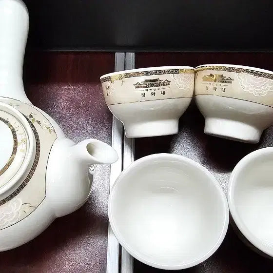 [BUNJANG] Cheongwadae Presidential Teacup Set / 청와대 대통령 찻잔세트 입니다.