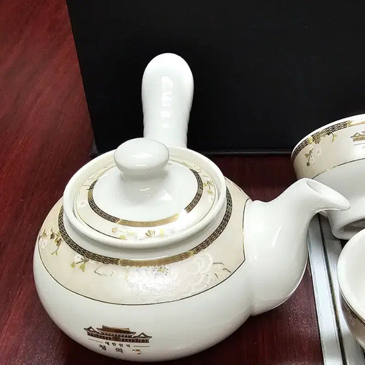 [BUNJANG] Cheongwadae Presidential Teacup Set / 청와대 대통령 찻잔세트 입니다.