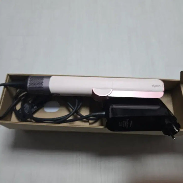 [BUNJANG] Dyson AirStrait Straightener (Sealed) / 다이슨 에어스트레이트 스트레이너 (새상품)