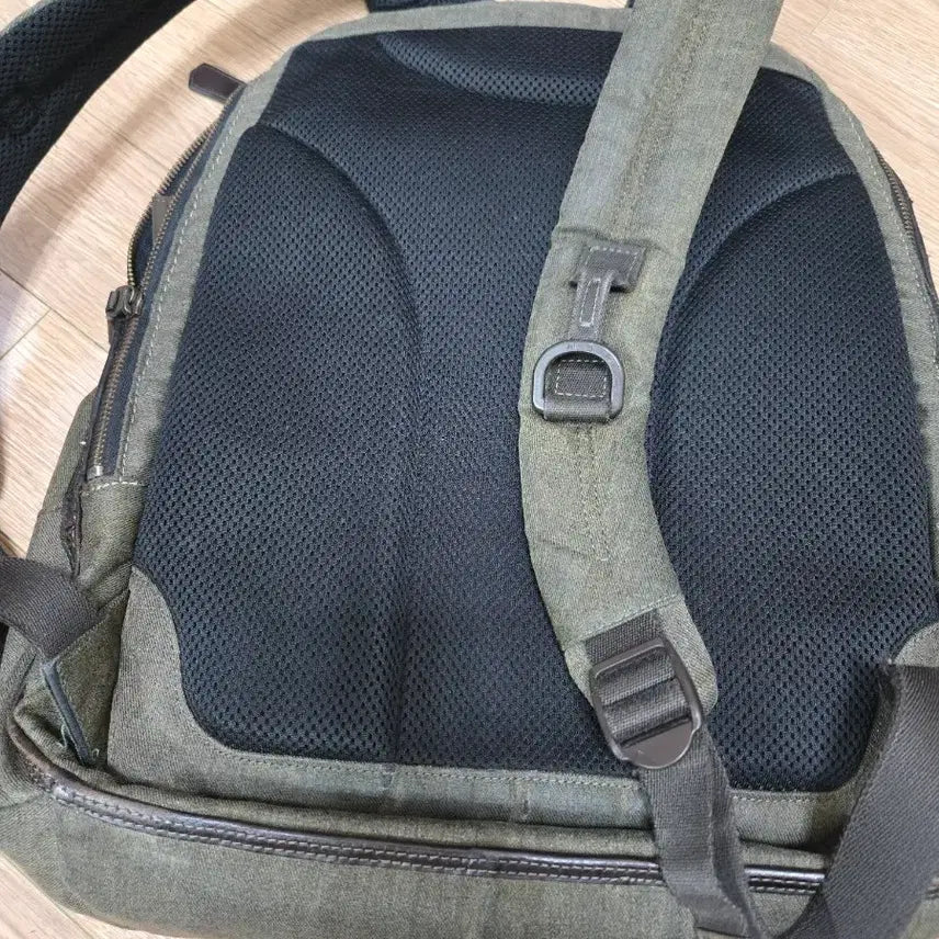 [BUNJANG] TUMI Backpack Khaki / TUMI 투미 백팩 카키색