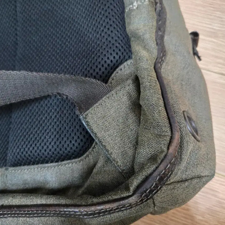 [BUNJANG] TUMI Backpack Khaki / TUMI 투미 백팩 카키색