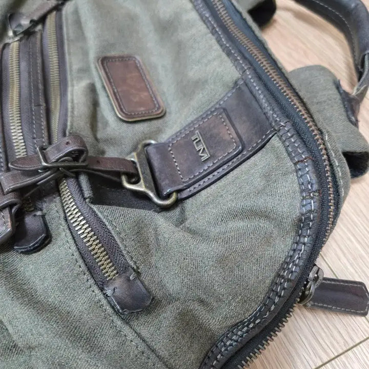 [BUNJANG] TUMI Backpack Khaki / TUMI 투미 백팩 카키색