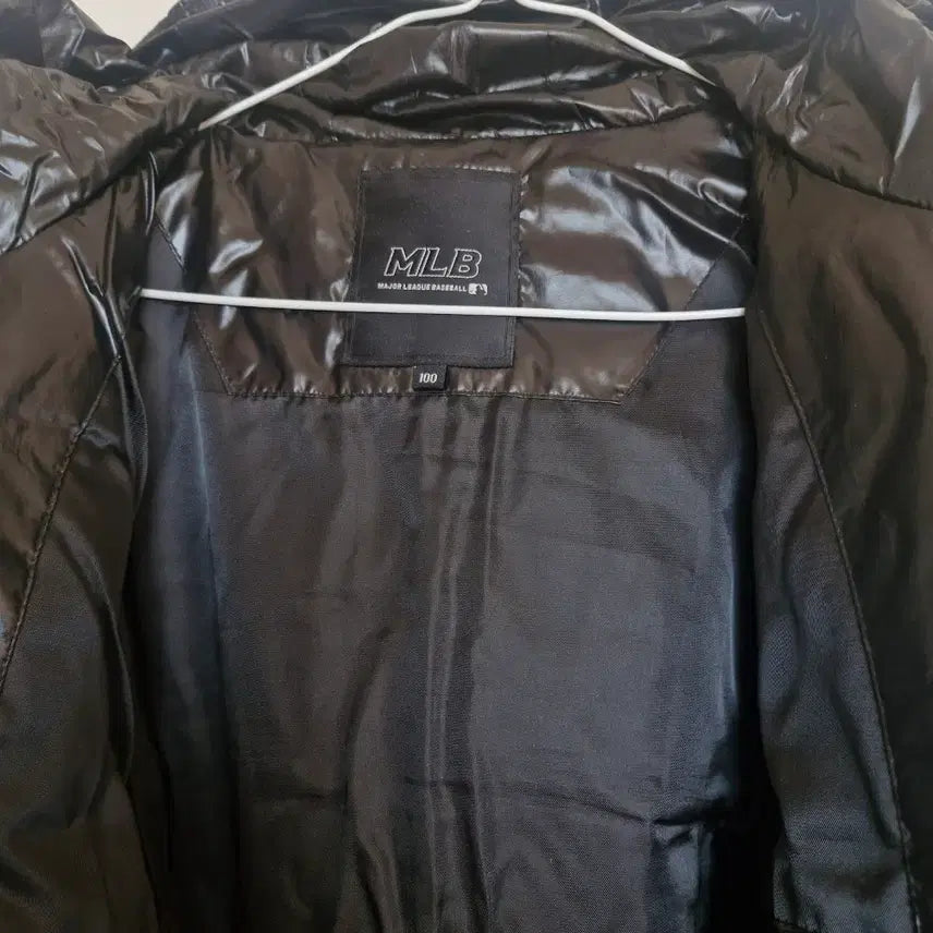 [BUNJANG] MLB Black Padded Jacket 100 / MLB 블랙 패딩 100
