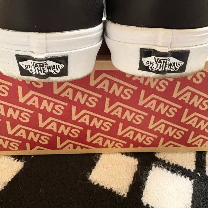 [BUNJANG] Vans x White Mountaineering Slip-On Sneakers / 270 반스 X 화이트 마운티니어링 슬립온