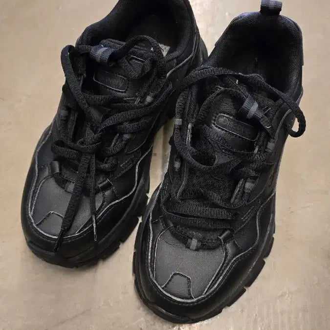 [BUNJANG] Discovery Black Sneakers 250mm / 디스커버리 블랙 운동화 250mm
