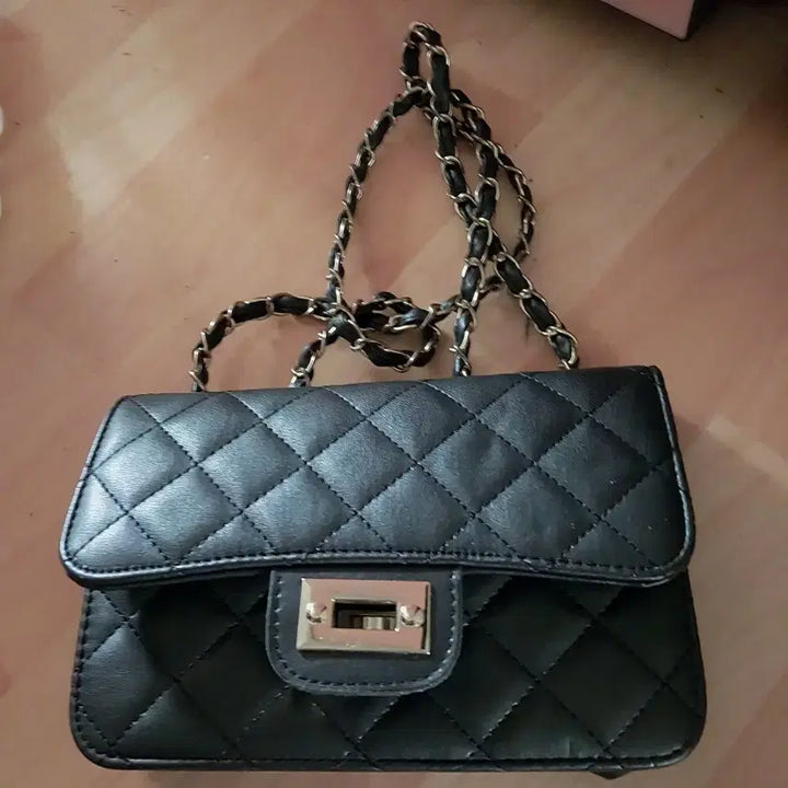 [BUNJANG] Black Cross Bag / 블랙크로스가방